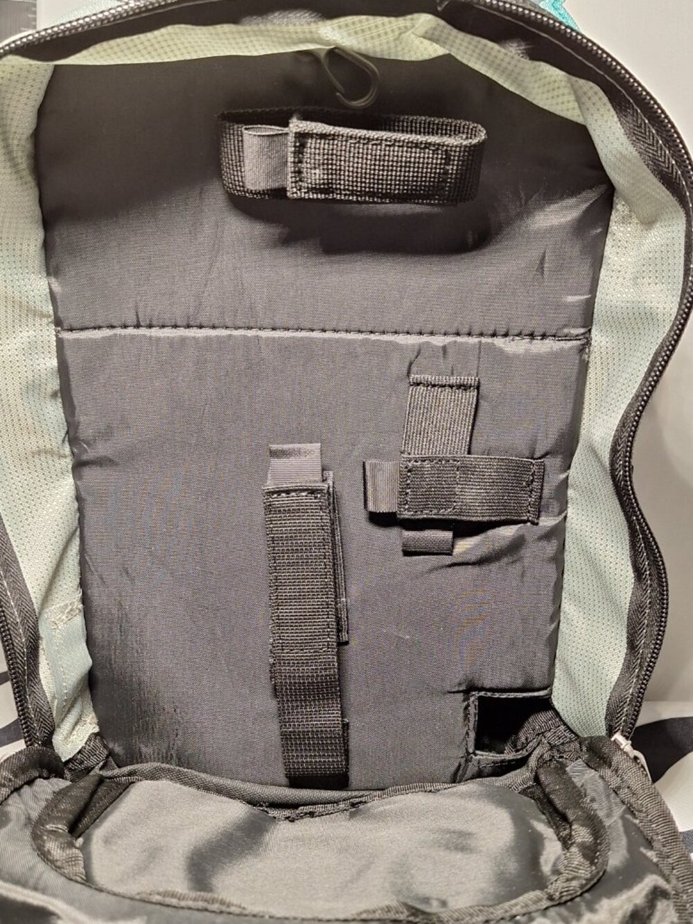 NWT ZEVEX Moog Mini Feeding Pump Backpack - Teal/Grey - Picture 9 of 10